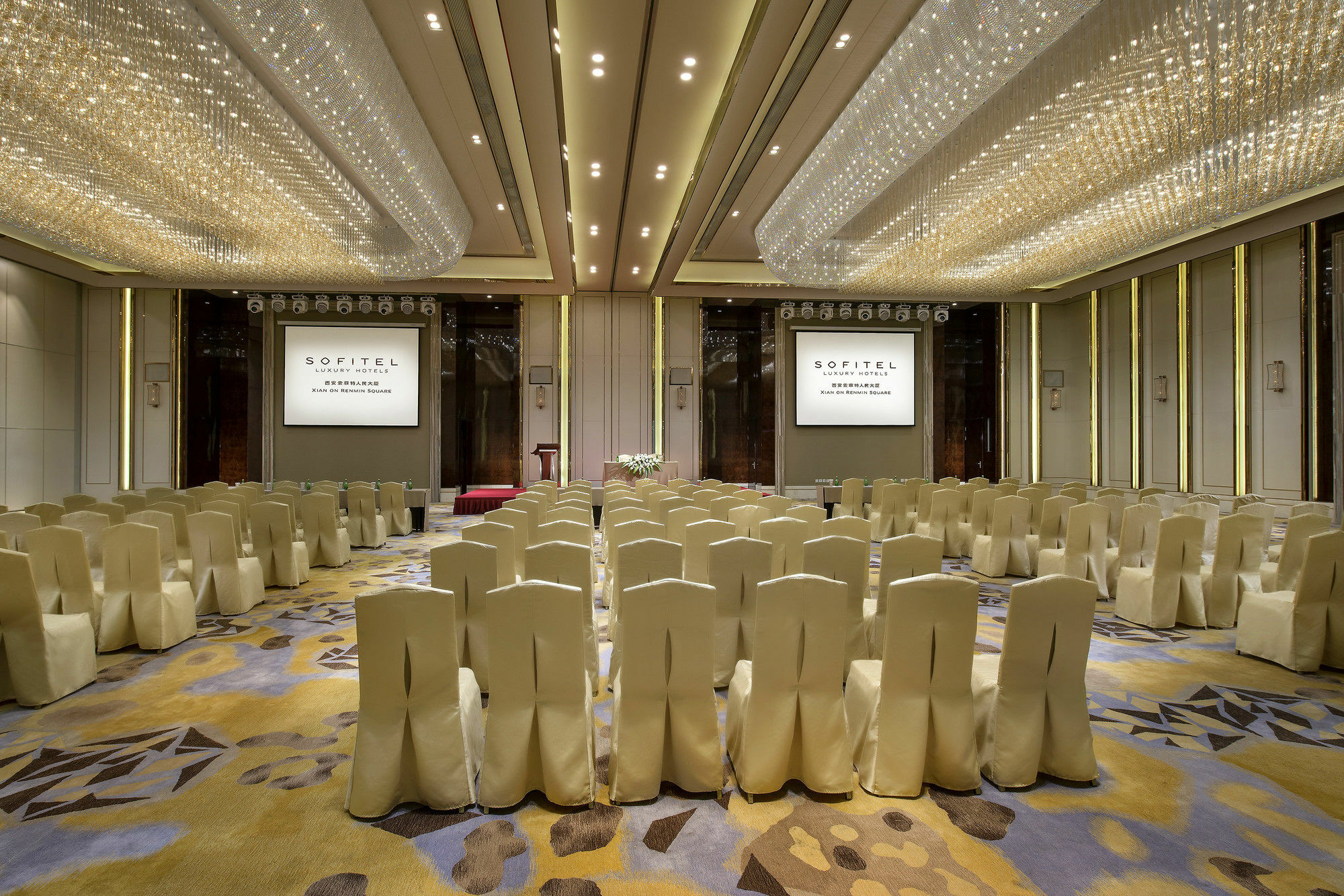 โรงแรมแกรนด์ เมอร์เคียว ออน เรนมิน สแควร์ ซีอาน ภายนอก รูปภาพ